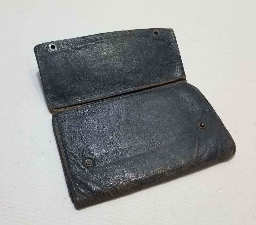 ÜZERİ OSMANLICA YAZILI NADİR DERİ SUBAY CÜZDANI