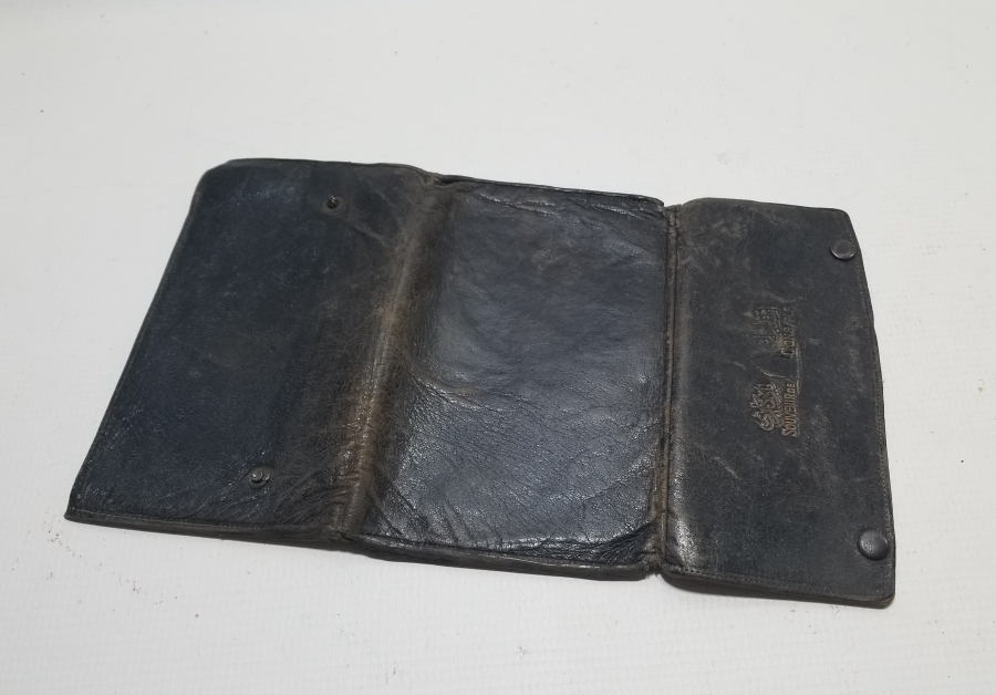 ÜZERİ OSMANLICA YAZILI NADİR DERİ SUBAY CÜZDANI