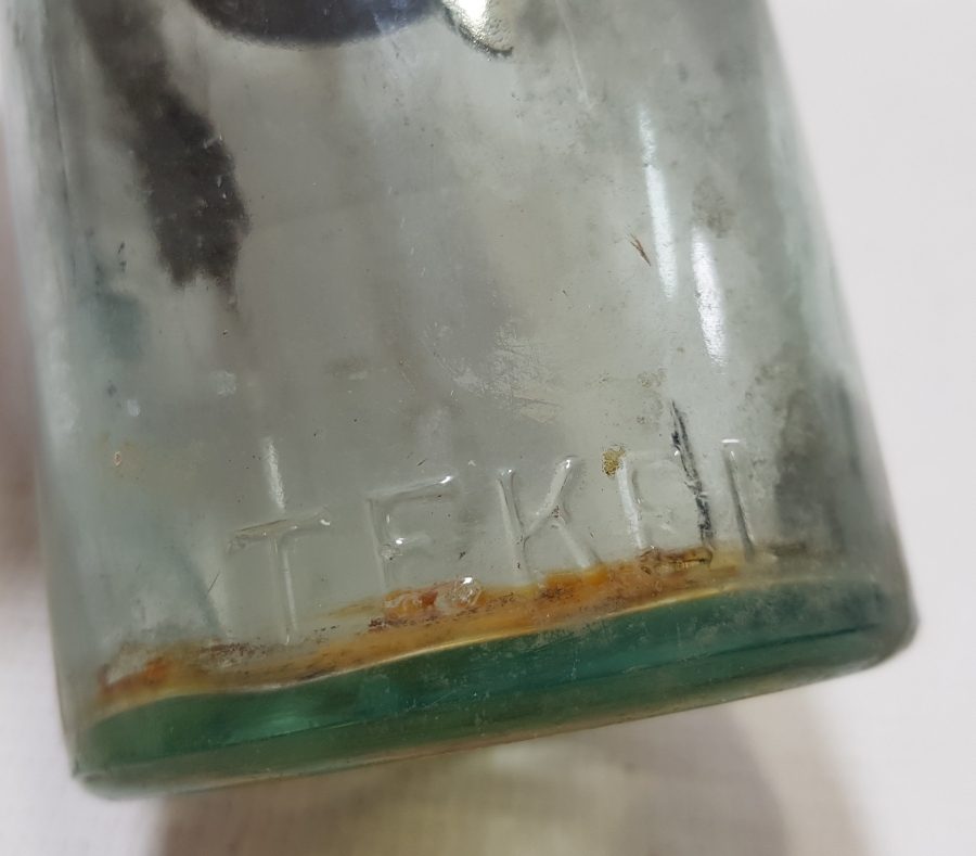 TEKEL İÇKİ ŞİŞESİNDEN YAPILMIŞ PRİMİTİF FORMLU GAZ LAMBASI