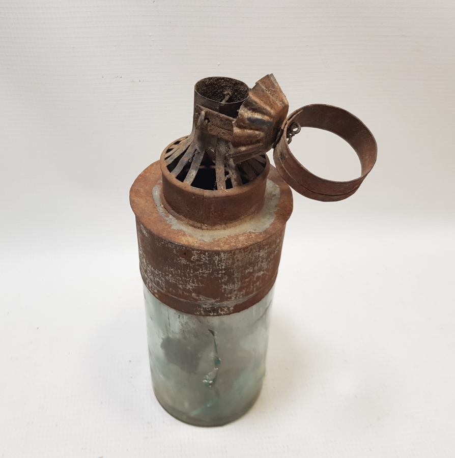 TEKEL İÇKİ ŞİŞESİNDEN YAPILMIŞ PRİMİTİF FORMLU GAZ LAMBASI