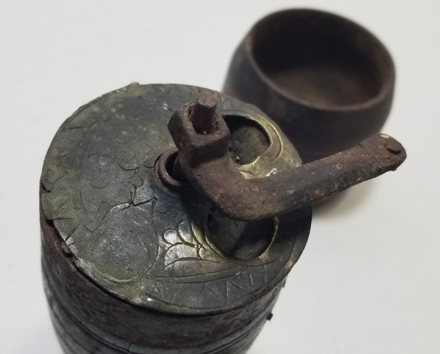 OSMANLI DÖNEMİ NADİR TİPTE EL YAPIMI AHŞAP KAHVE DEĞİRMENİ - İLK KEZ GÖRÜLÜYOR