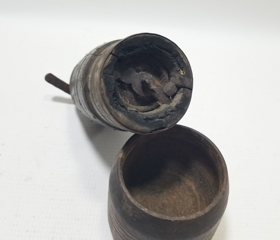 OSMANLI DÖNEMİ NADİR TİPTE EL YAPIMI AHŞAP KAHVE DEĞİRMENİ - İLK KEZ GÖRÜLÜYOR