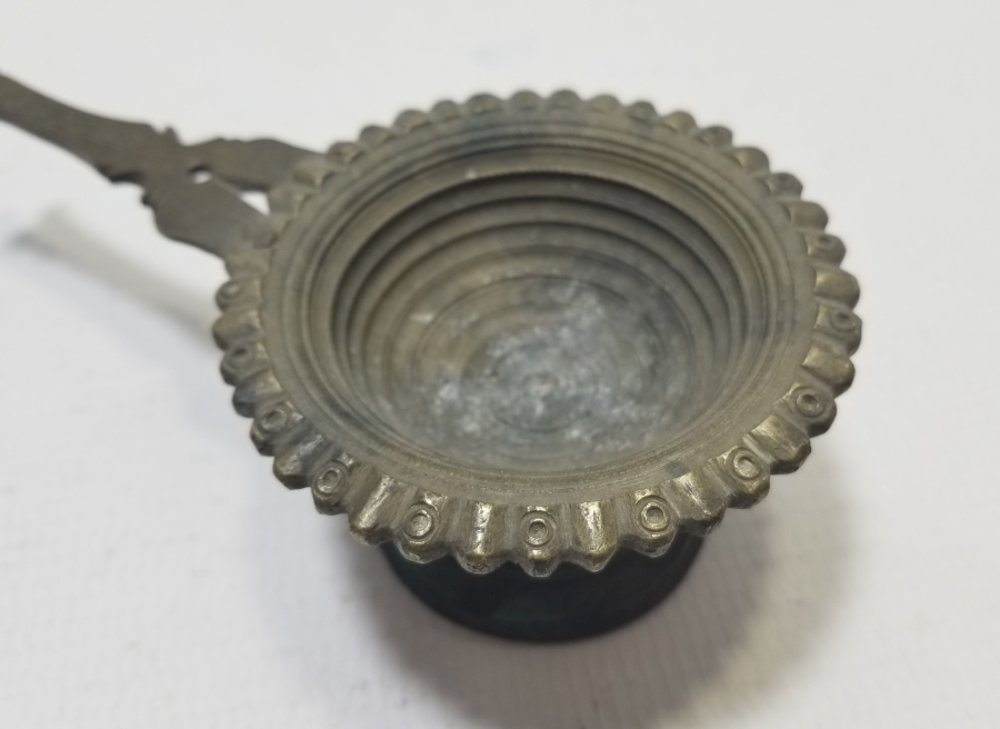 ÜZERİ KUŞ GÖZÜ FİGÜRLÜ OSMANLI DÖNEMİ NADİR NARGİLE KÖZLÜĞÜ