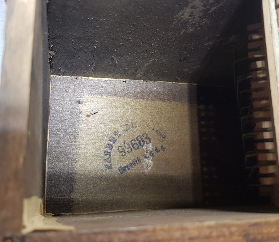 ÜZERLERİ OSMANLICA YAZILI PLAKLARIYLA ÇOK NADİR İLK DÖNEM FONOGRAF GRAMAFONU