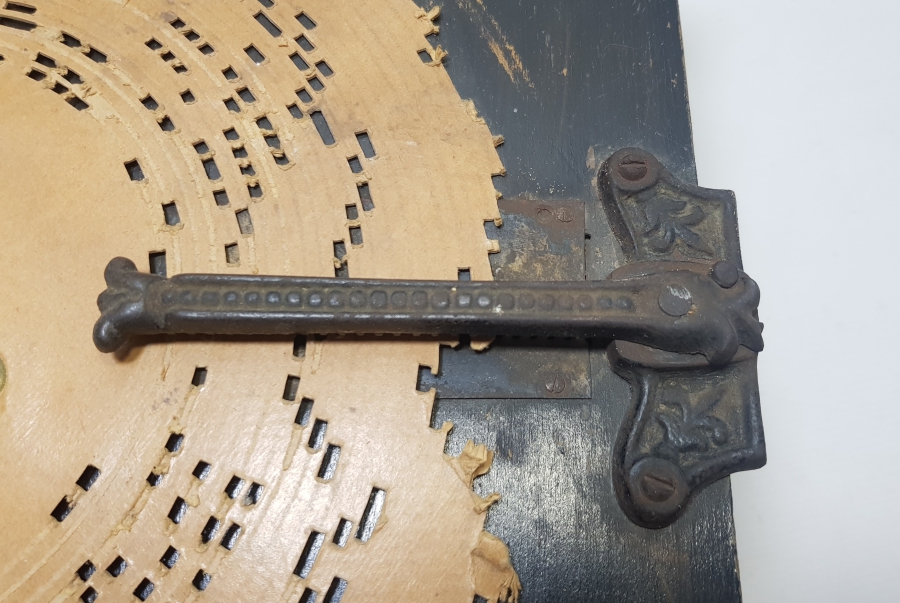 ÜZERLERİ OSMANLICA YAZILI PLAKLARIYLA ÇOK NADİR İLK DÖNEM FONOGRAF GRAMAFONU