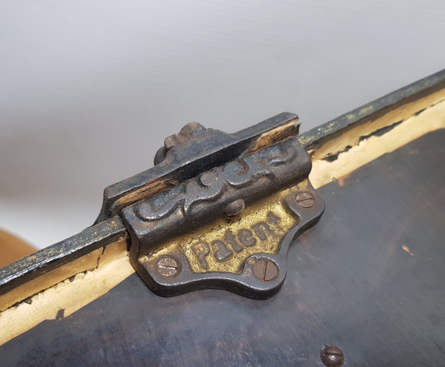 ÜZERLERİ OSMANLICA YAZILI PLAKLARIYLA ÇOK NADİR İLK DÖNEM FONOGRAF GRAMAFONU