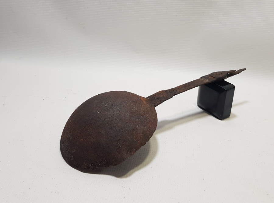 OSMANLI DÖNEMİ PRİMİTİF FORMLU NADİR KURŞUN ERİTME TAVASI