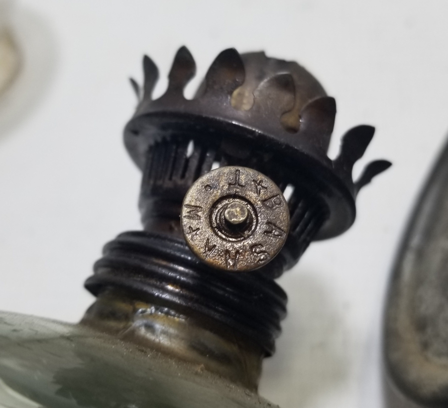 ORİJİNAL ÖRTÜSÜYLE ANTİKA GAZ LAMBASI