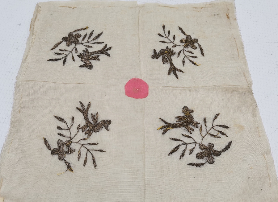 SIRMA İŞÇİLİKLİ VE SIĞIRCIK FORMLU OSMANLI DÖNEMİ AÇILMAMIŞ GELİN ÇEVRESİ