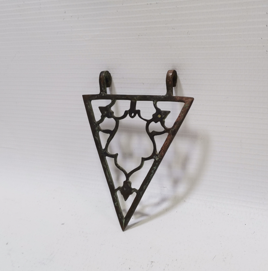 NADİR FORMDA SELÇUKLU MODEL LALE MOTİFLİ OSMANLI DÖNEMİ ÜÇGEN ŞAKÜL