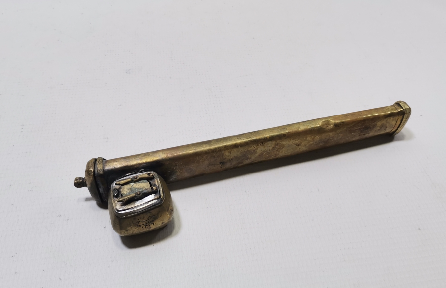 ÜZERİNDE SAHİBİNİN ADININ YAZILI OLDUĞU OSMANLI DÖNEMİ HATTAT DİVİTLİĞİ