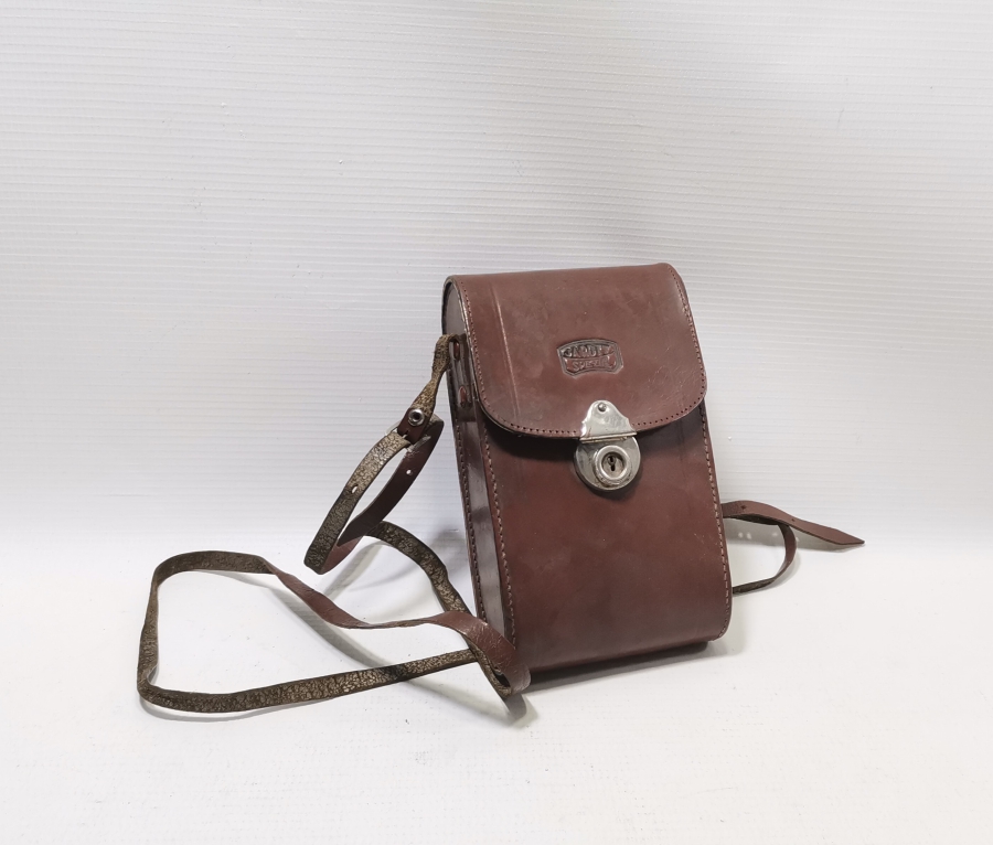 ORİJİNAL ÇANTASINDA OSMANLI DÖNEMİ NADİR KÖRÜKLÜ FOTOĞRAF MAKİNESİ