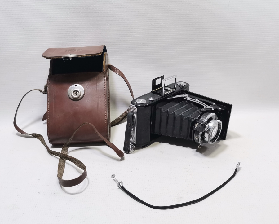 ORİJİNAL ÇANTASINDA OSMANLI DÖNEMİ NADİR KÖRÜKLÜ FOTOĞRAF MAKİNESİ