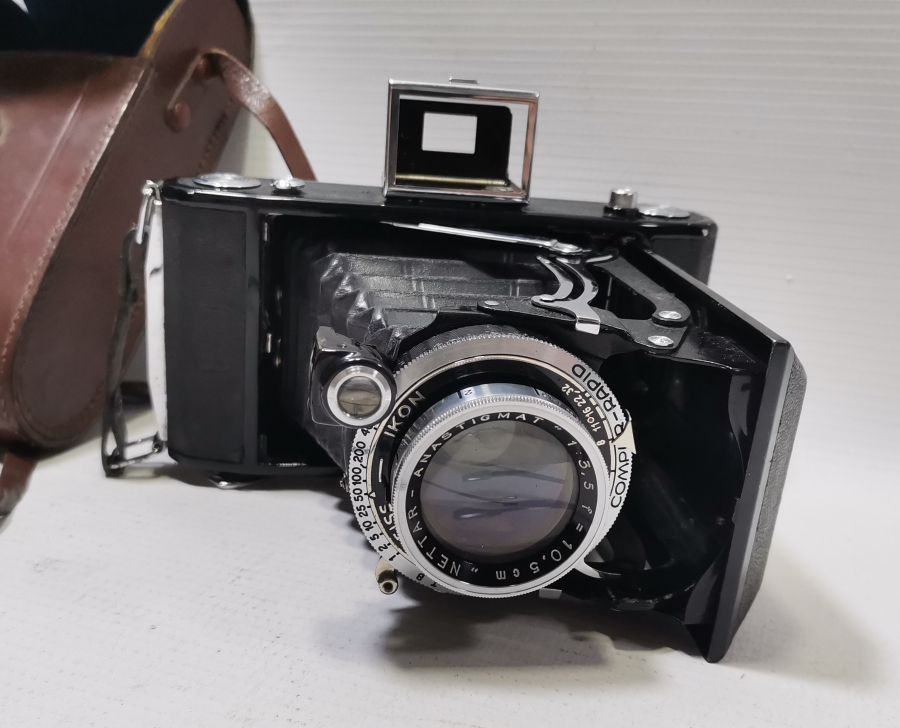 ORİJİNAL ÇANTASINDA OSMANLI DÖNEMİ NADİR KÖRÜKLÜ FOTOĞRAF MAKİNESİ