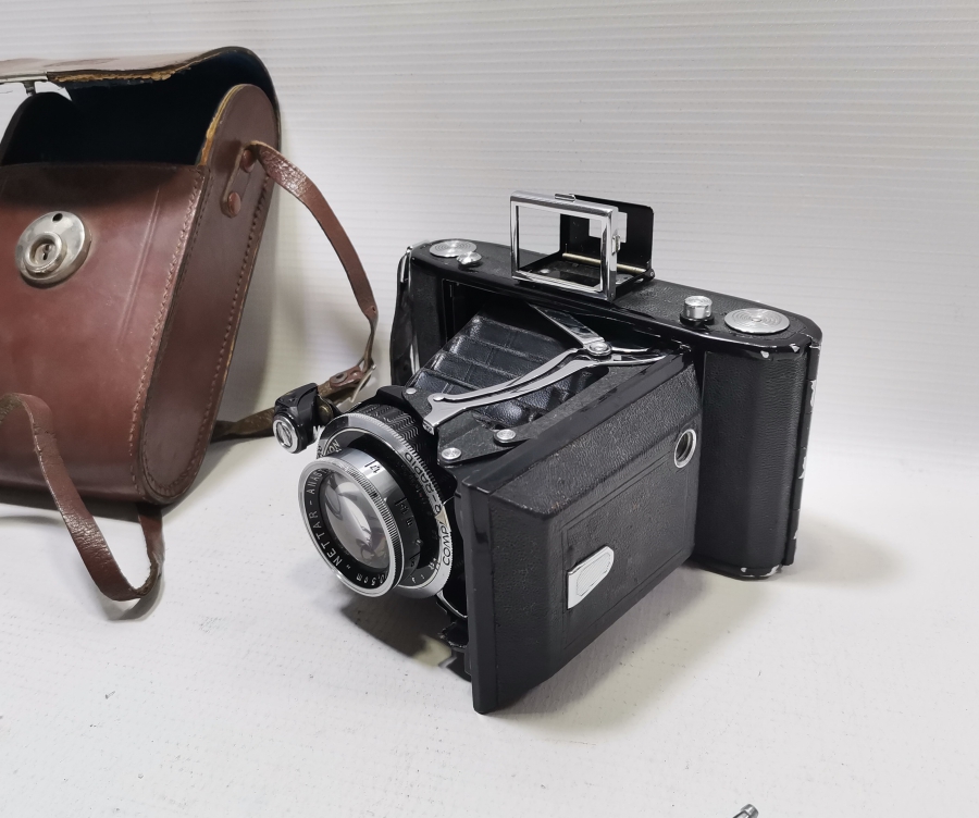 ORİJİNAL ÇANTASINDA OSMANLI DÖNEMİ NADİR KÖRÜKLÜ FOTOĞRAF MAKİNESİ