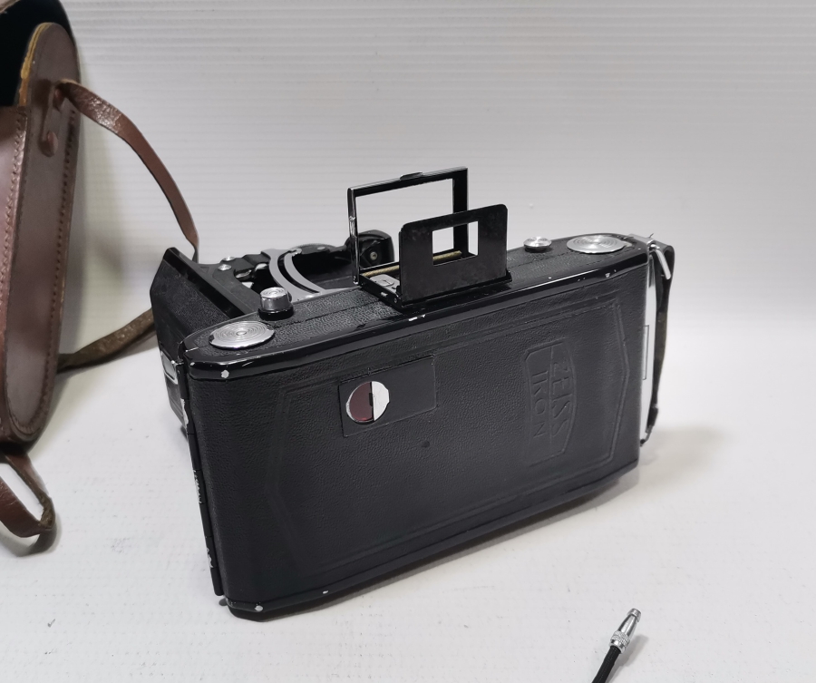 ORİJİNAL ÇANTASINDA OSMANLI DÖNEMİ NADİR KÖRÜKLÜ FOTOĞRAF MAKİNESİ