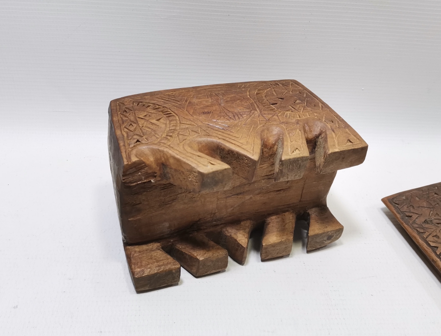 OSMANLI DÖNEMİ TAMAMI İŞLEMELİ NADİR FORMDA KAPAKLI KAHVE KUTUSU