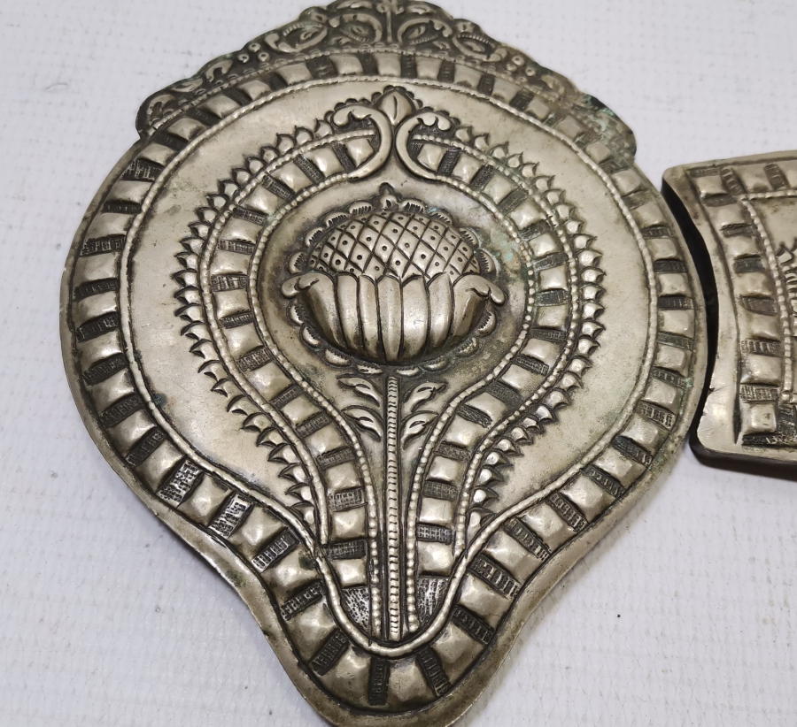 OSMANLI DÖNEMİ KABARTMA İŞÇİLİKLİ KASTAMONU YÖRESİ GELİN KEMERİ PARÇASI