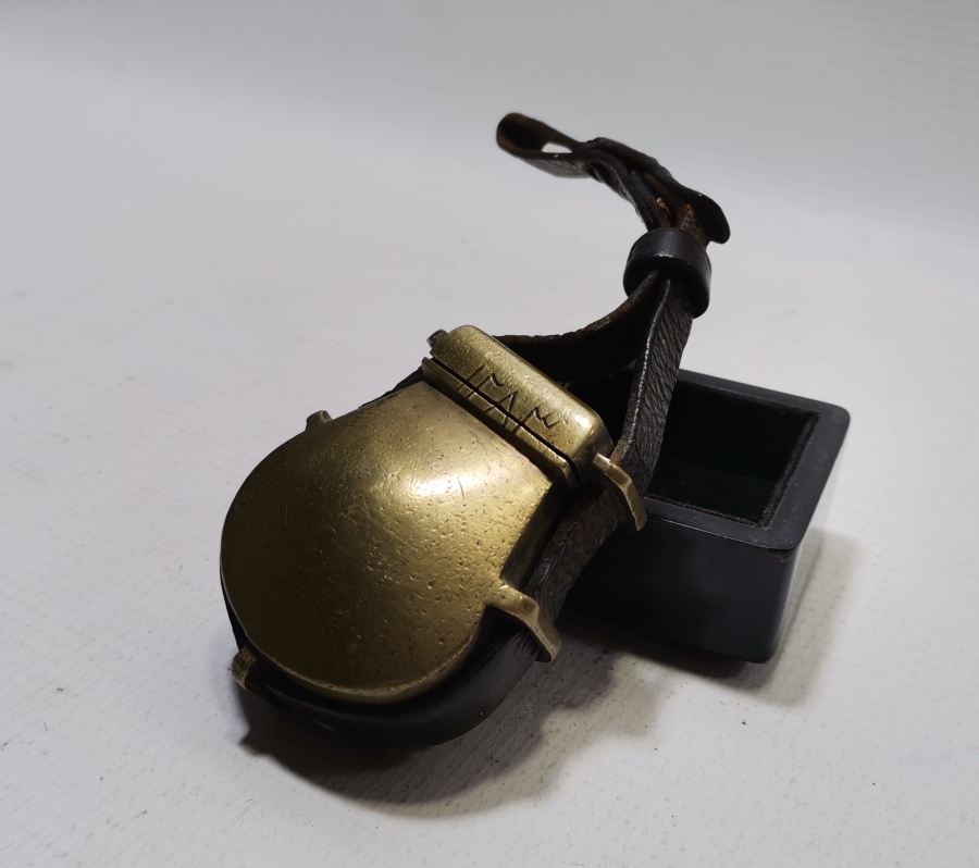 ORİJİNAL DERİ ASKISIYLA ÇOK NADİR PİŞTOV ÇAPUTLUĞU