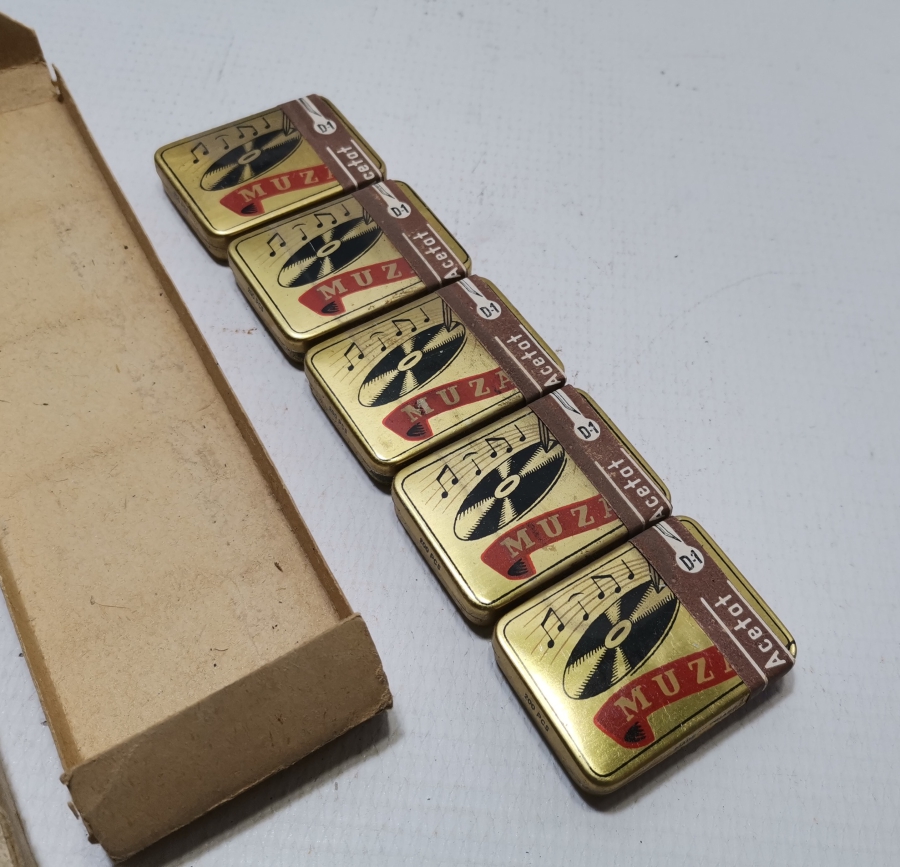 AÇILMAMIŞ KUTUSUNDA OSMANLI DÖNEMİ GRAMAFON İĞNELERİ TAKIMI