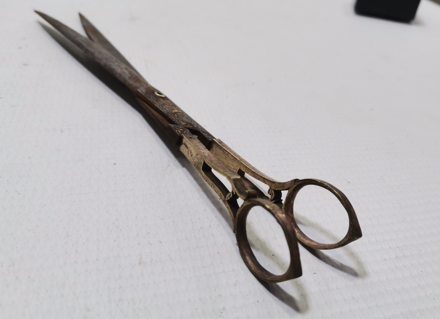 ÜZERİ ALTIN ÇAKMA İŞÇİLİKLİ OSMANLI DÖNEMİ HATTAT MAKASI