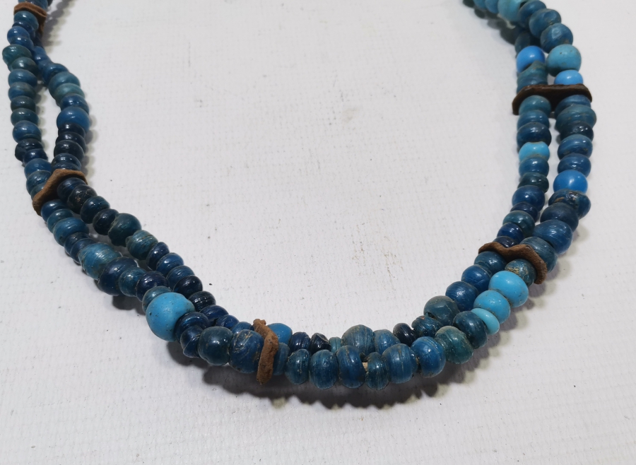 OPAL VE CAM HABBELERDEN YAPILMIŞ OSMANLI DÖNEMİ NADİR BUZAĞI KOLYESİ