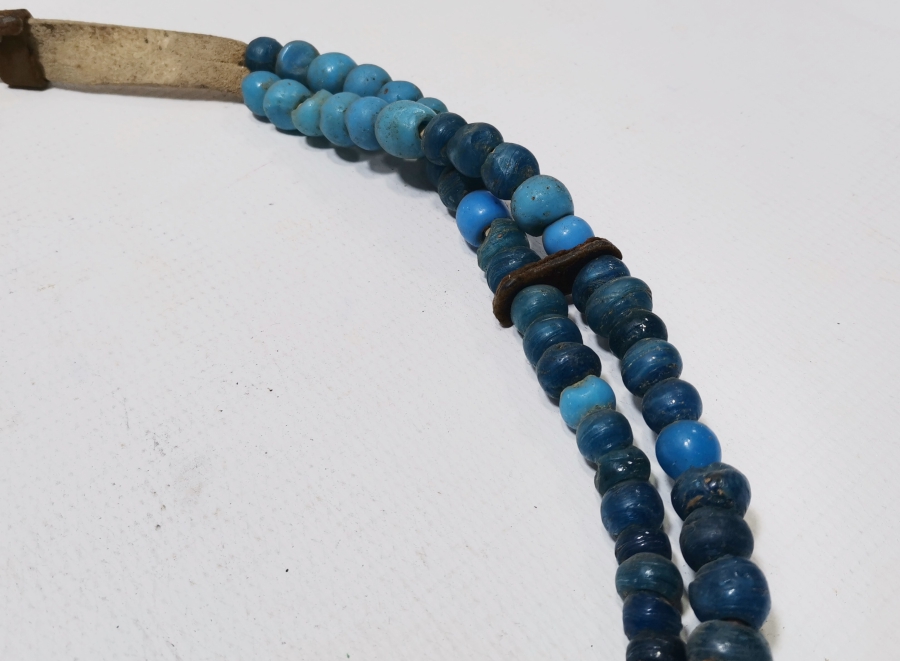 OPAL VE CAM HABBELERDEN YAPILMIŞ OSMANLI DÖNEMİ NADİR BUZAĞI KOLYESİ