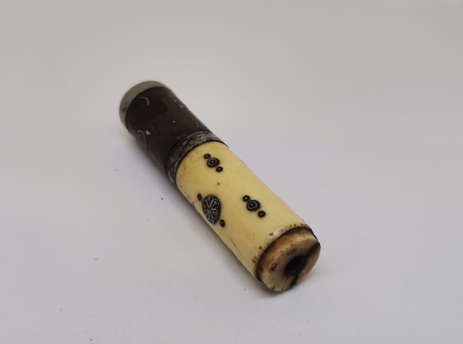 GÜMÜŞ ÇAKMA İŞÇİLİKLİ OSMANLI DÖNEMİ FİLDİŞİ AFYON SİGARA AĞIZLIĞI PARÇASI