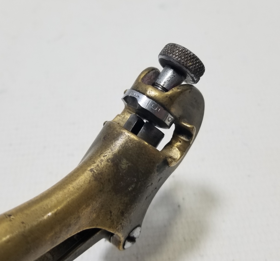 ANTİKA DÜĞME DELGECİ