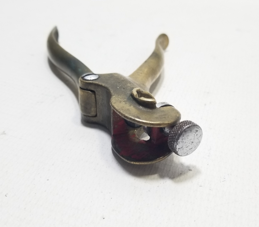 ANTİKA DÜĞME DELGECİ