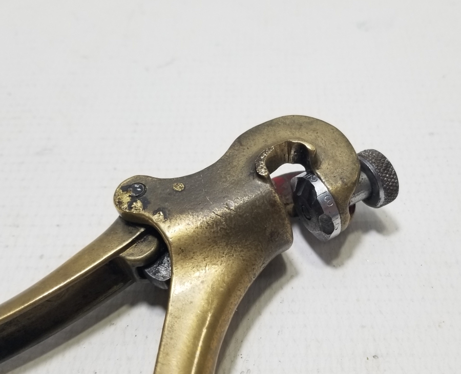 ANTİKA DÜĞME DELGECİ