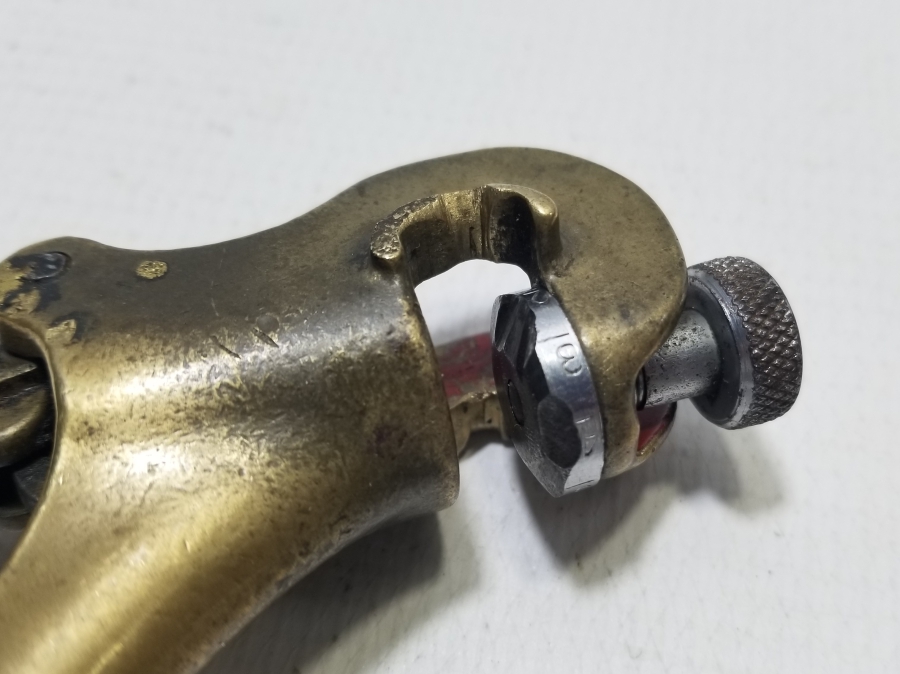 ANTİKA DÜĞME DELGECİ