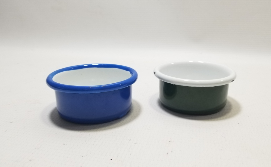 İKİ ADET ANTİKA EMAYE BERBER SABUNLUĞU