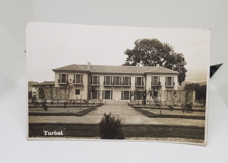 CUMHURİYET BAŞLARI SİYAH-BEYAZ TURHAL GÖRSELLİ FOTOĞRAF