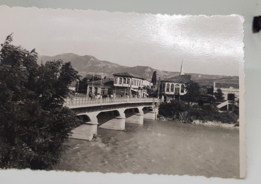 CUMHURİYET BAŞLARI SİYAH-BEYAZ FOTOĞRAF