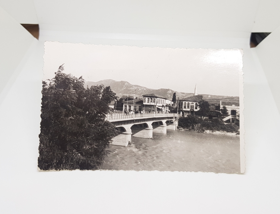 CUMHURİYET BAŞLARI SİYAH-BEYAZ FOTOĞRAF