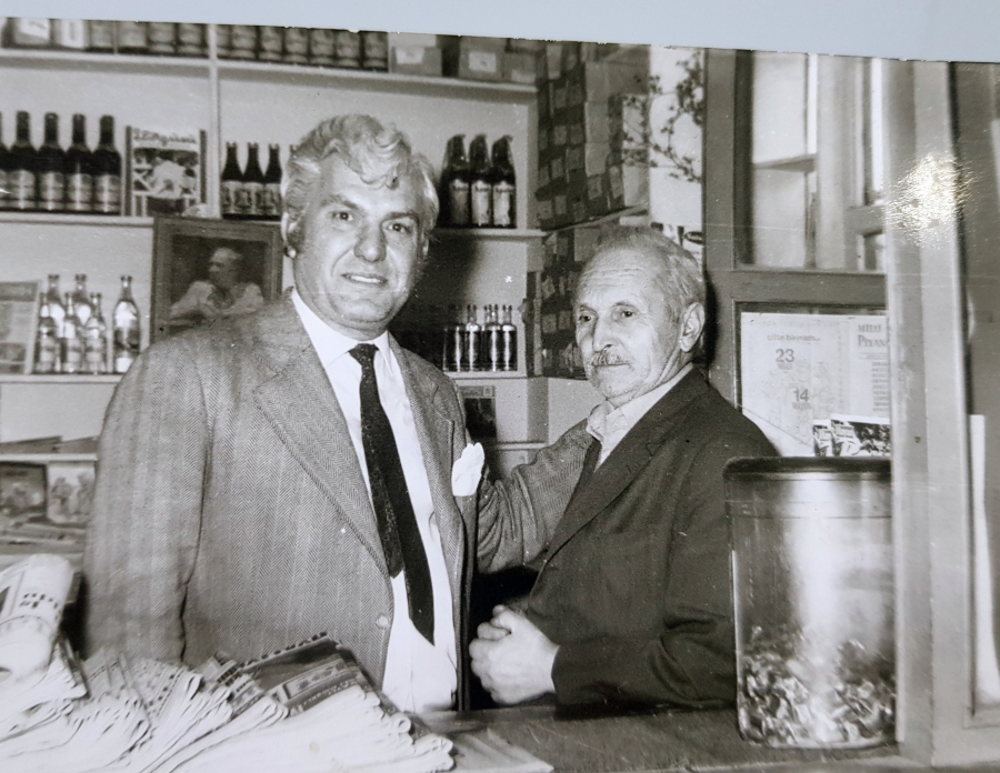 1975 TARİHLİ BAKKAL FOTOĞRAFI