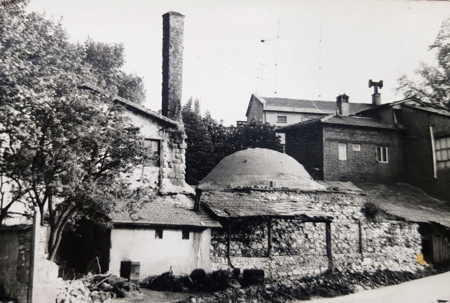 CUMHURİYET BAŞLARI SİYAH-BEYAZ BURSA FOTOĞRAF