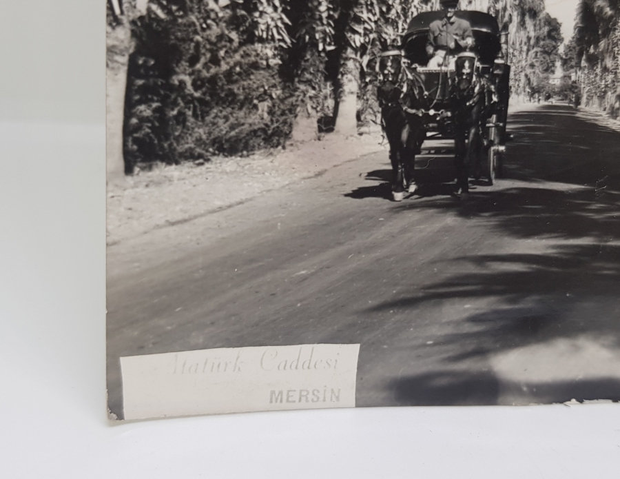 CUMHURİYET BAŞLARI SİYAH-BEYAZ MERSİN FOTOĞRAF