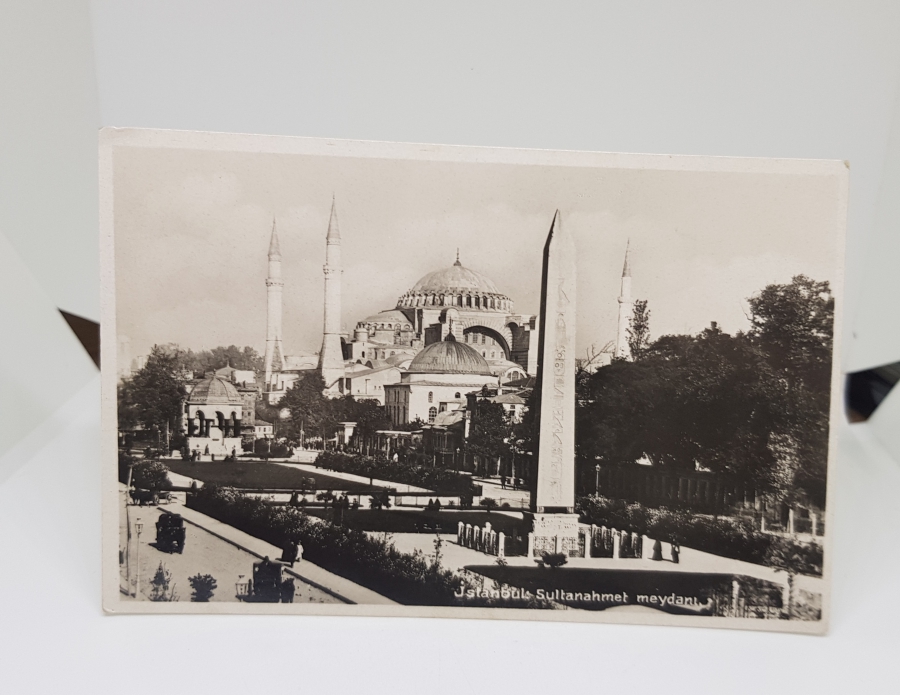 CUMHURİYET BAŞLARI ARKASI OSMANLICA YAZILI SULTAN AHMET MEYDANI GÖRSELLİ KARTPOSTAL