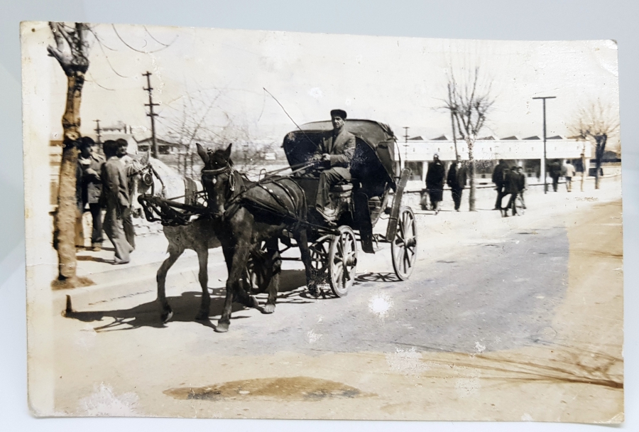 FAYTONCU KONULU SİYAH-BEYAZ FOTOĞRAF