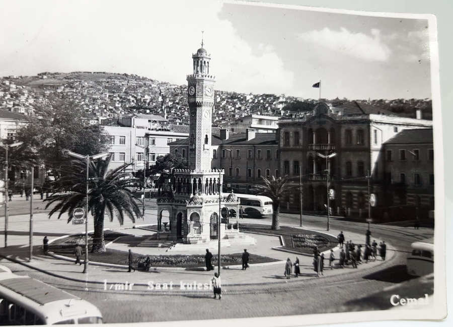 1950LERDEN ARKASI YAZILI İZMİR SAAT KULESİ GÖRSELLİ KARTPOSTAL