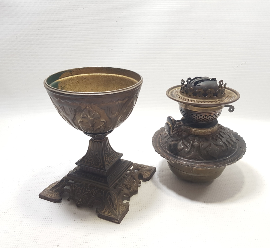 OSMANLI DÖNEMİ KABARTMA İŞÇİLİKLİ BRONZ GAZ LAMBASI