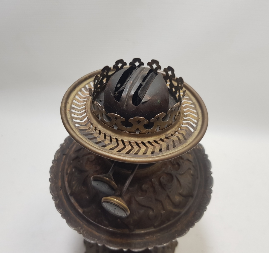 OSMANLI DÖNEMİ KABARTMA İŞÇİLİKLİ BRONZ GAZ LAMBASI