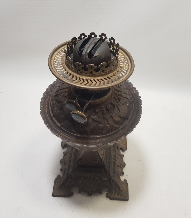 OSMANLI DÖNEMİ KABARTMA İŞÇİLİKLİ BRONZ GAZ LAMBASI