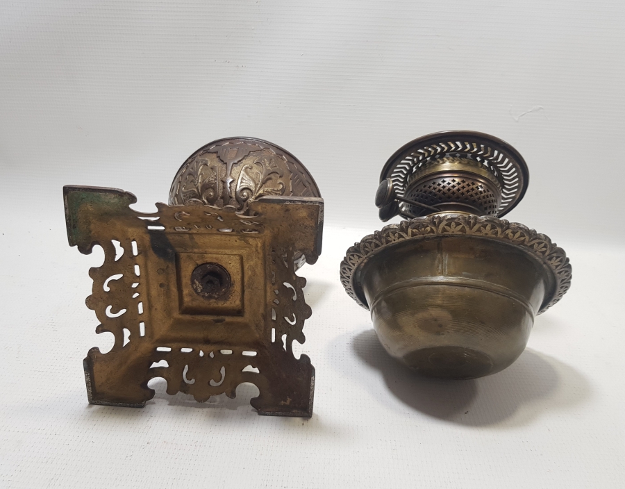 OSMANLI DÖNEMİ KABARTMA İŞÇİLİKLİ BRONZ GAZ LAMBASI