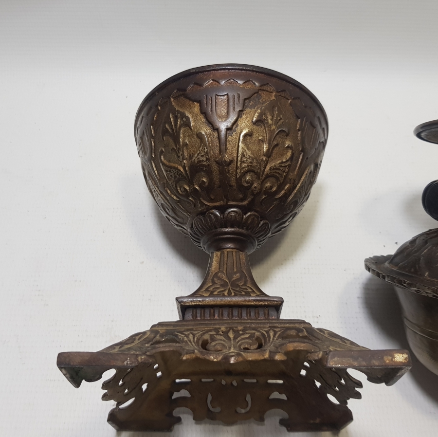 OSMANLI DÖNEMİ KABARTMA İŞÇİLİKLİ BRONZ GAZ LAMBASI