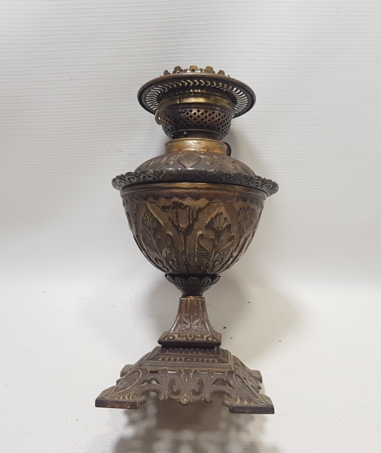 OSMANLI DÖNEMİ KABARTMA İŞÇİLİKLİ BRONZ GAZ LAMBASI