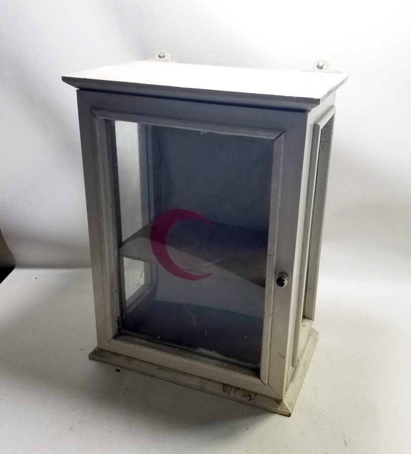 ANTİKA AHŞAP ECZA DOLABI