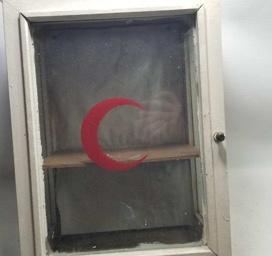 ANTİKA AHŞAP ECZA DOLABI